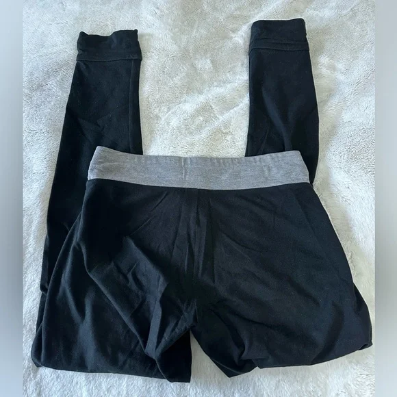 Victoria’s Secret Pink - Black Leggings - Picture 3 of 7